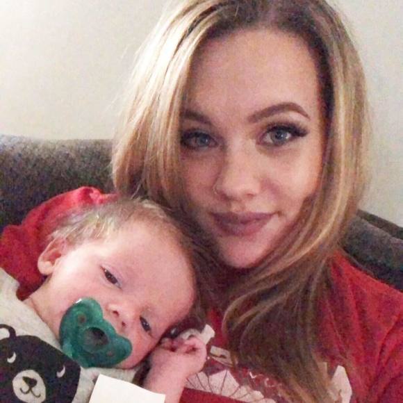 Meet your Posher, Chelsey - Picture 1 of 1